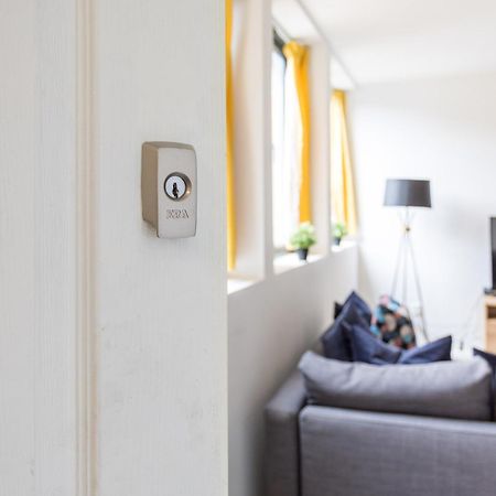 Flat 7- Spacious Studio Flat In The Heart Of Crawley المظهر الخارجي الصورة