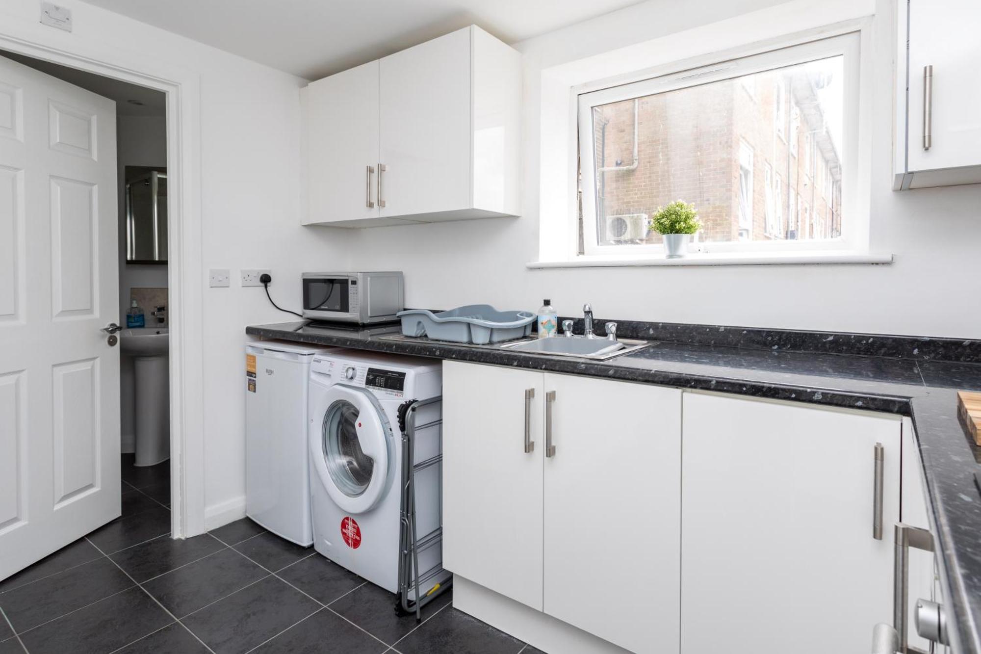 Flat 7- Spacious Studio Flat In The Heart Of Crawley المظهر الخارجي الصورة
