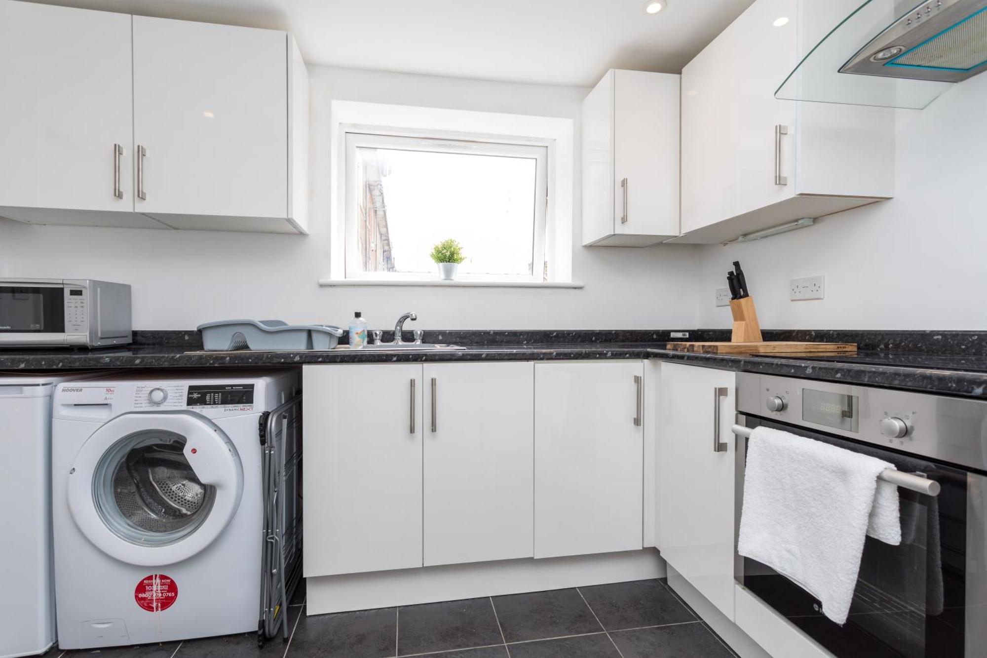 Flat 7- Spacious Studio Flat In The Heart Of Crawley المظهر الخارجي الصورة